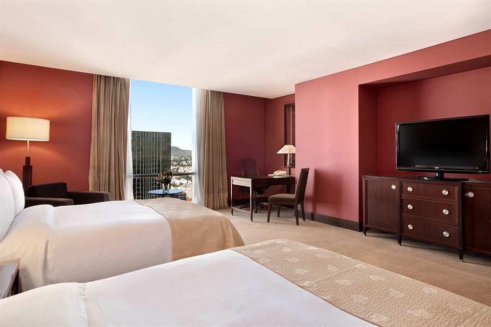 Hilton Reforma Hotel 4*